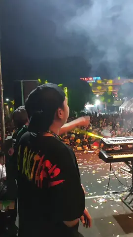 mantau bapak dulu ✌ #dontworry #tonyqrastafara  #radityrastafara #reggae #reggaeindonesia🇬🇳🇬🇳🇬🇳 