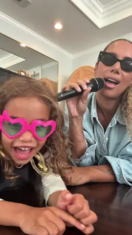 Safe to say Coco stole the show on this one 😅 #iloveyouineedyou #babyiloveyou #dilemmachallenge 