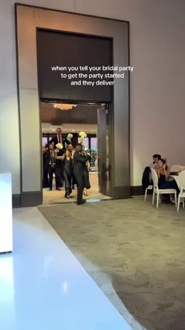 the BEST bridal party 🫶🏼 #weddingtok💍 #weddingtiktok #weddingpartyentrance #torontolife #fyp 
