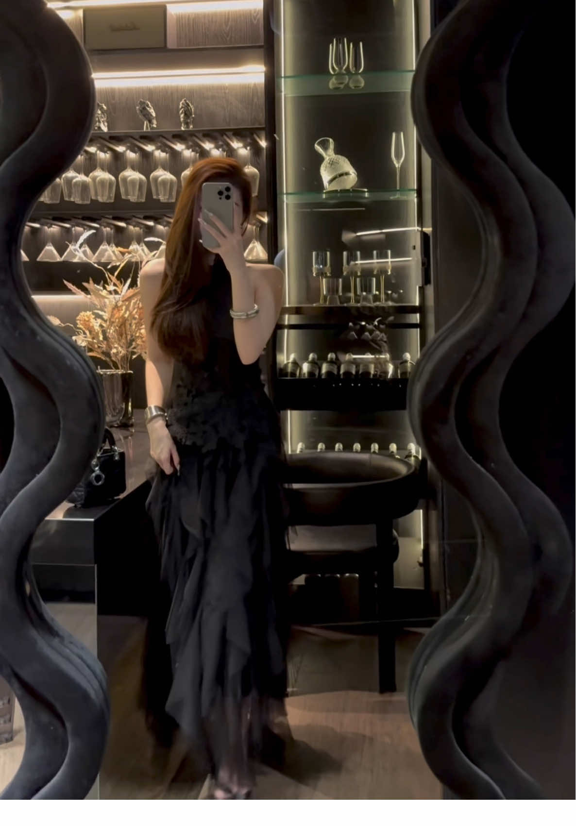 Set áo ren yếm kèm chân váy xinh xỉuuuu ce diện đi đám cưới hay đi du lịch quá hợp lun  👉🏻 Set có 2 màu Đen, Bee 👉🏻 Set có đủ sz S M L #baube #baubestudio #kimanhnguyenbaube #52phamngocthach 