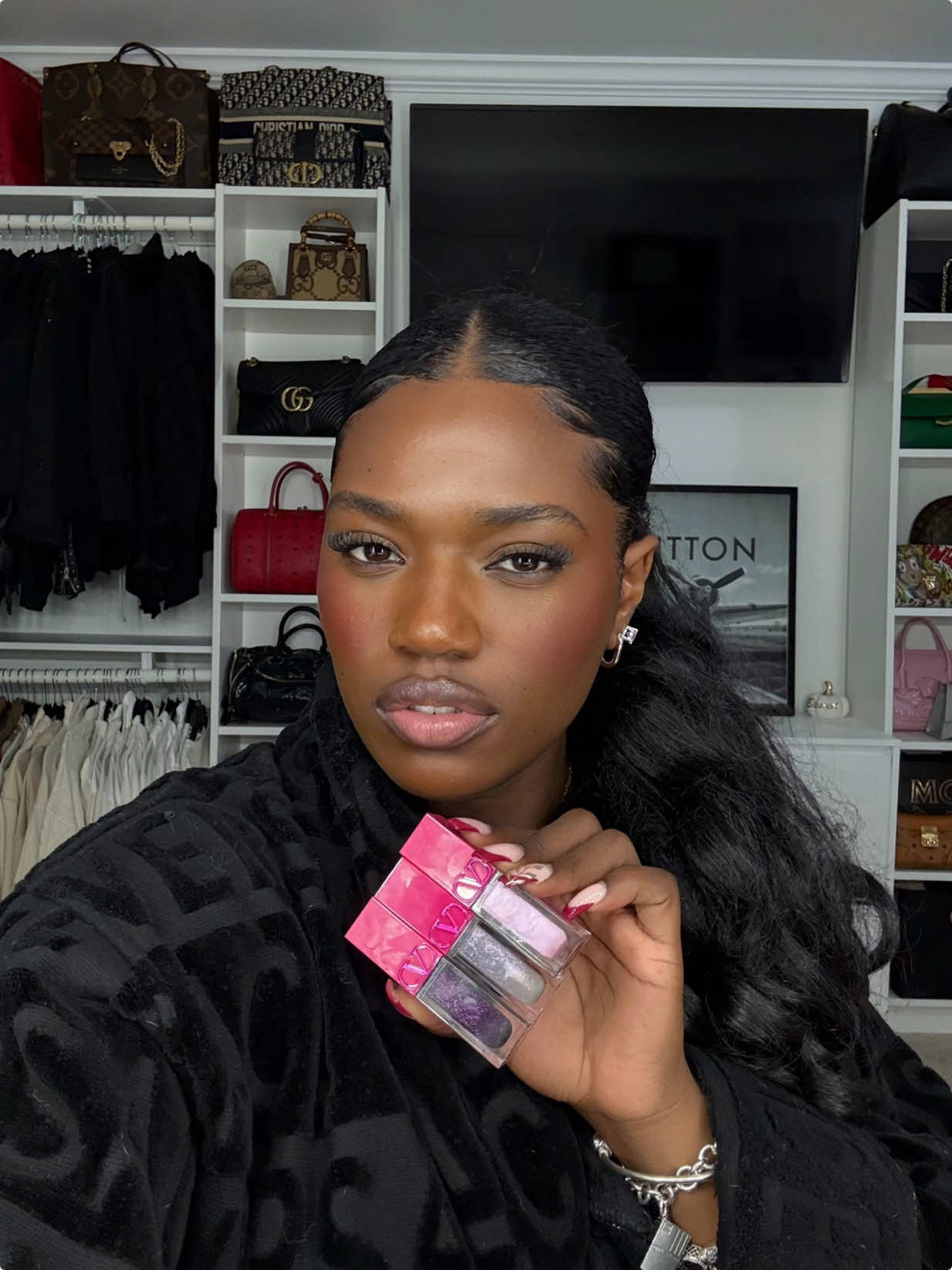 Can we take a moment for these @valentino.beauty glosses? 💄 . . Hydrating, glossy, and the perfect shades for every vibe. . . #valentinobeauty #luxurymakeup #fyp #foryoupage #blackgirlmakeup 