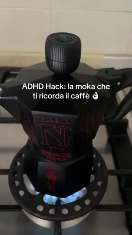 Palese che mentre aspetto il caffè finisco a fare altre 100 cose e me lo dimentico. Finalmente ho trovato la soluzione ✅ #adhd #neurodivergenza #adhdhack #strangerthings #bialetti 