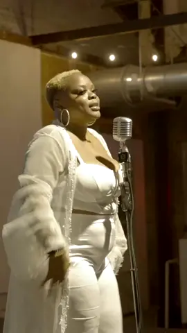 “They say black don’t crack….” @talkthattalk_rarity x @wanpoetry  Don’t miss Rarity host The Pop-Out Poetry Showcase tonight this Saturday in Houston on 9-27 🥳🤘🏽. For tix + more info >> wanpoetry.com >> link in bio. Full vid on YT. “It Did Crack” x Rarity x @wanpoetry ❤️. Give us a follow while you’re there 🥳🤘🏽. Clip from “It Did Crack” 🎤: @talkthattalk_rarity  🎥: @xachblunt  📺: @wanpoetry  🏠: Houston 🤘🏽 #blackdontcrack #itdidcrack #blackgirlmagic #blackcreatives #blackcreators             