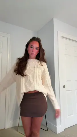 perfect sweater for fall @TrendyQueen #outfitideas #amazon #trendyqueenfinds #fallfashion #OOTD 