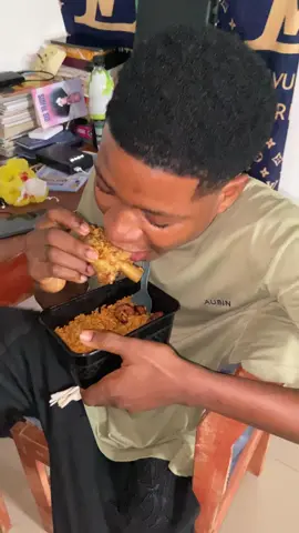 Warning: Watching this might cause serious hunger! 🤤🍽️ Taste so good, even your cravings will say thank you! Place an order now  @chef Bgold🧑‍🍳🍳🍝🍱 or text this number on WhatsApp : 09053096019 W/@sheluvsmoney✨and @itzz_freedom shot 🎥by @skatersDen #bgoldkitchenandevent #funaabstudents #ayofredrick9 #relatable #universitylife 