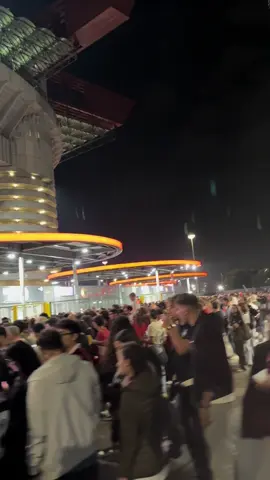 #sansiro #curvasudmilano #milanosiamonoi🔴⚫️ #milan #vivimilano 