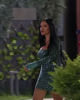 اسمع حس فان زكريا ؟ #لارا_اللبنانية #ترند  #fypシ #foryou #اكسبلور @Laraseblini12 