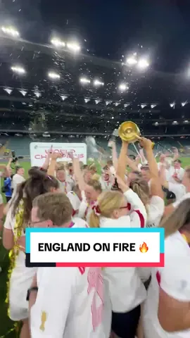ENGLAND’S ON FIRE 🔥  #RedRoses #RWC2025 #englandrugby 