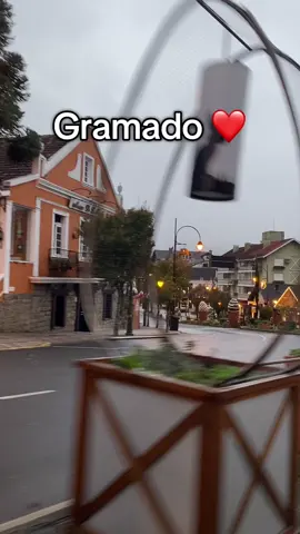 📍Gramado- Brazil  Solicite seu orçamento de hospedagem na pousada  Villa Cantaloa pelo WhatsApp 54-996447242. Quer que eu faça teu roteiro personalizado, me chama no WhatsApp 54-996303310. Use o cupom de desconto Miriam no Laçador de Ofertas. Siga @miriam_gramado #natalluzdegramado #natalluz #gramado #serragaucha #pousadaemgramado        