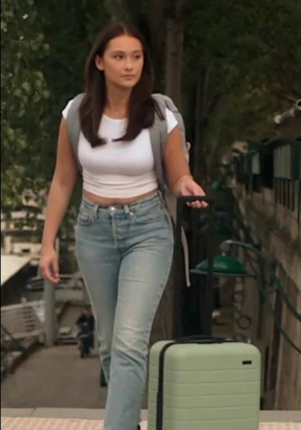 The Summer I Turned Pretty Season 3 - Belly’s Airport & Paris Arrival Outfit  ~ #thesummeriturnedpretty #tsitp #bellyconklin #tsitpseason3 #outfitideas 