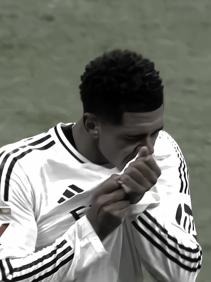 كل ما تحكون عنة كل ما احبة زيادة 🥹🤍. #realmadrid #foryou #fyp 