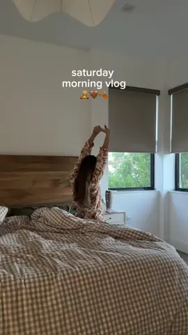 happy saturday friends !! 🤎🍂🧸 #saturdaymorning #ditl #morningvlog #weekendvlog #dailyvlogs 
