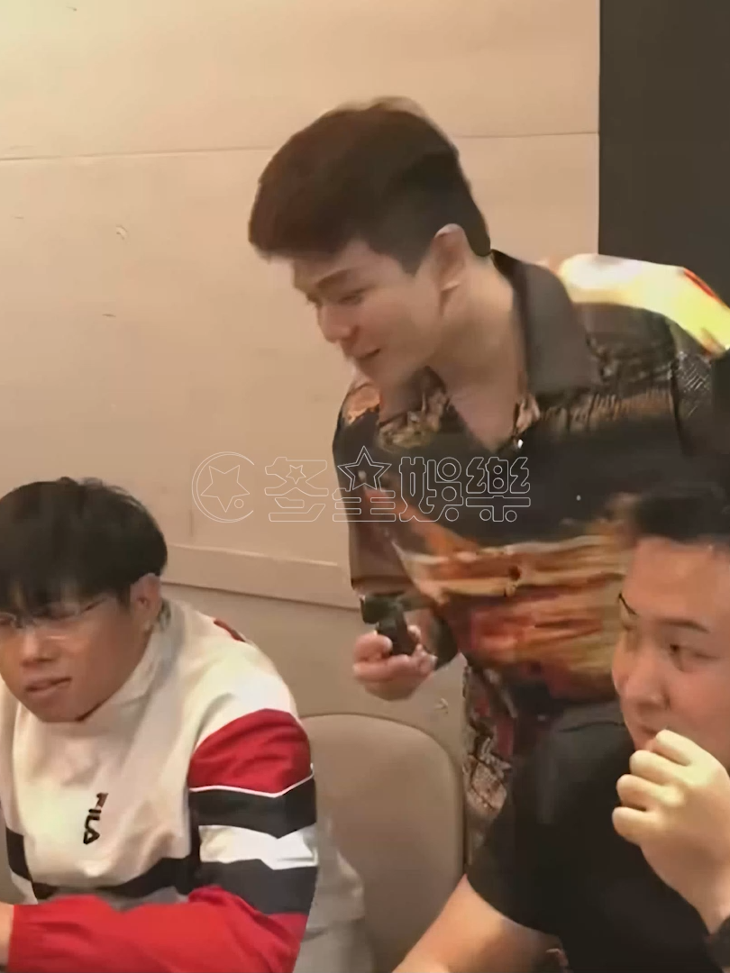 孫生 不是已經不是「反骨男孩」成員了嗎? LINE爆料澄清:  https://lin.ee/4j9k8oo LINE ID:@uqz1015z Telegram爆料澄清: https://t.me/DX666D Telegram ID:@DX666DX