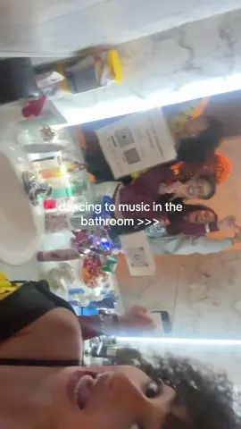 best place to make girlfriends btw #losangeles #apt200 