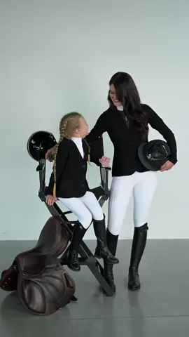 Falling in love with this matching moment… again & again 🖤🤍 #freerideequestrian #horseshow #outfitinspo #horserider #horseriding