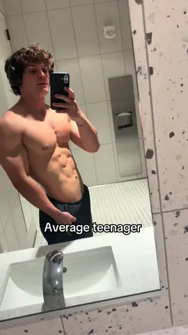Average teen nowadays #GymTok #college #teen #motivation #lifting 