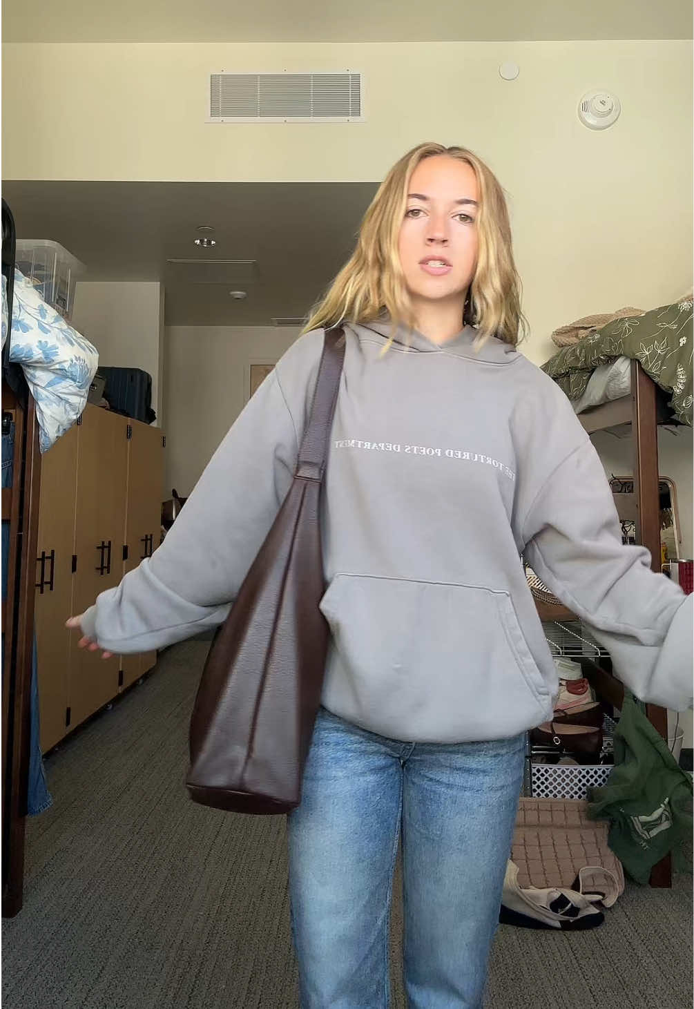 New school bag alert 🚨 it was so cheap too LOL go check it out #leatherbag #ttshop #collegebag 