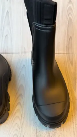 Ladies waterproof boots/ welleyboots - linked in yellow basket above #wellyboots #waterproofboots #ladiesboots #womensboots #foryoudays 