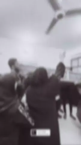 17/9جنت كاعده بفراشي واختي يمي وامي بلمستشفى لصبح راحت فجأة بلحظه اتصلو على اختي جان تصرخ شكو؟ اخذت منهه لتلفون وان ارجف اختي لثانيهه تصرخ اتكول راحتت منو الي راحت ماعرف اخذت لتلفون واتصل ميردون لبيت نكلب ب ثواني اختي دور عبايتهه وتبجي وترجف لكل يصيح ياعلي سترك!اتصلت واخيراا ردو ملحكت اعرف لان اخذو لتلفون وطلعو عافوني بحدي يمي جهال ثنين دقايق واجت بت خالتي اشوف بلكامرات اختي تركض بنص لشارع بدون حجاب اريد اطلع ميخلوني اكول لبت خالتي شكو تكول مادرس نتصل ميردون اخيرا ردو جانت كرايبنه بلمستشفى كتلهه شكو امي شبيهه؟ كالت راحت وبجت كتلهه بس باعي سمعيني بعدهه تتنفس مو كالت لا وسدتهه! من لصدمه وكعت ماصرخت فاتحه عيني واكول لا مستحيل اتصلت على صديقتي لان لوحيده الي اثق بيهه كتله هيج يكولون كالت جذابين كومي كومي سبحي وادعي  . . . . . .