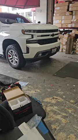 #ledpodlights #roughcountry #soldandinstalled #carandtruckaccessories #offroad  @GMXMOTORSPORTS 