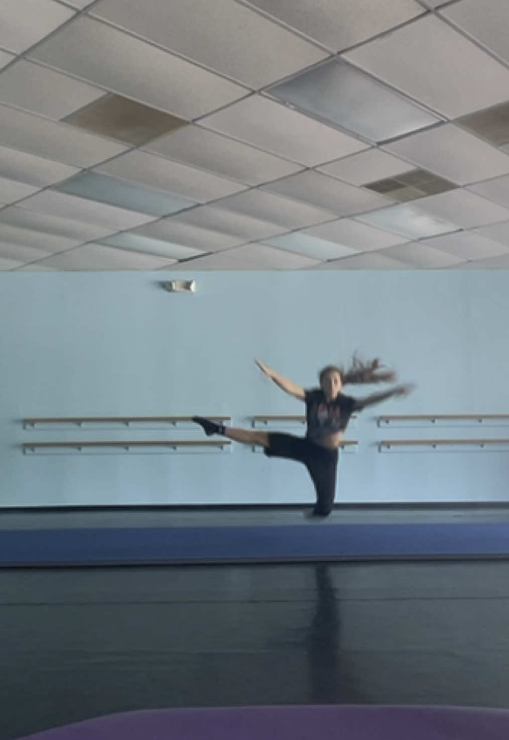 some more skills!! thank you awa!! #skills #tricks #dance #fyp #viral #progress 