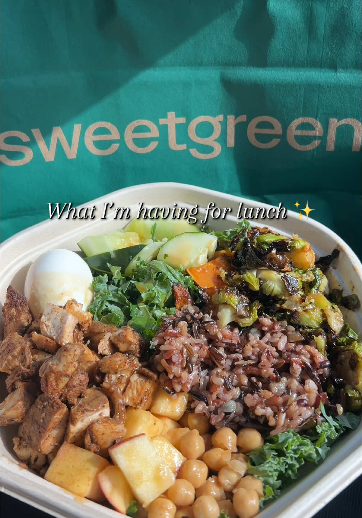 No literally, I’m obsessed and would eat this everyday 🥴. #foodtiktok #sweetgreen #healthyeating #Foodie #FoodTok 
