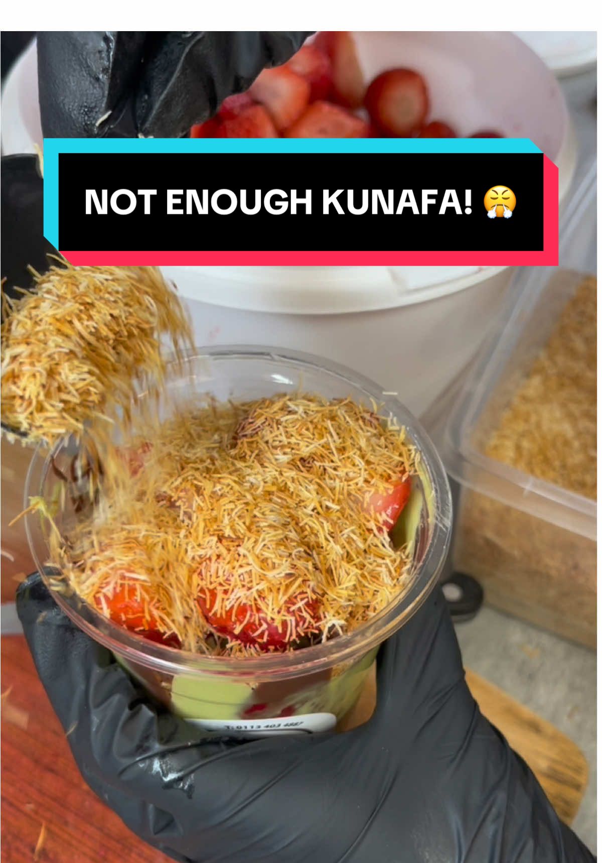 Do we use ENOUGH KUNAFA? 👀 #dessert #desserts #dessertshop #leedsfood #leedstakeaway 