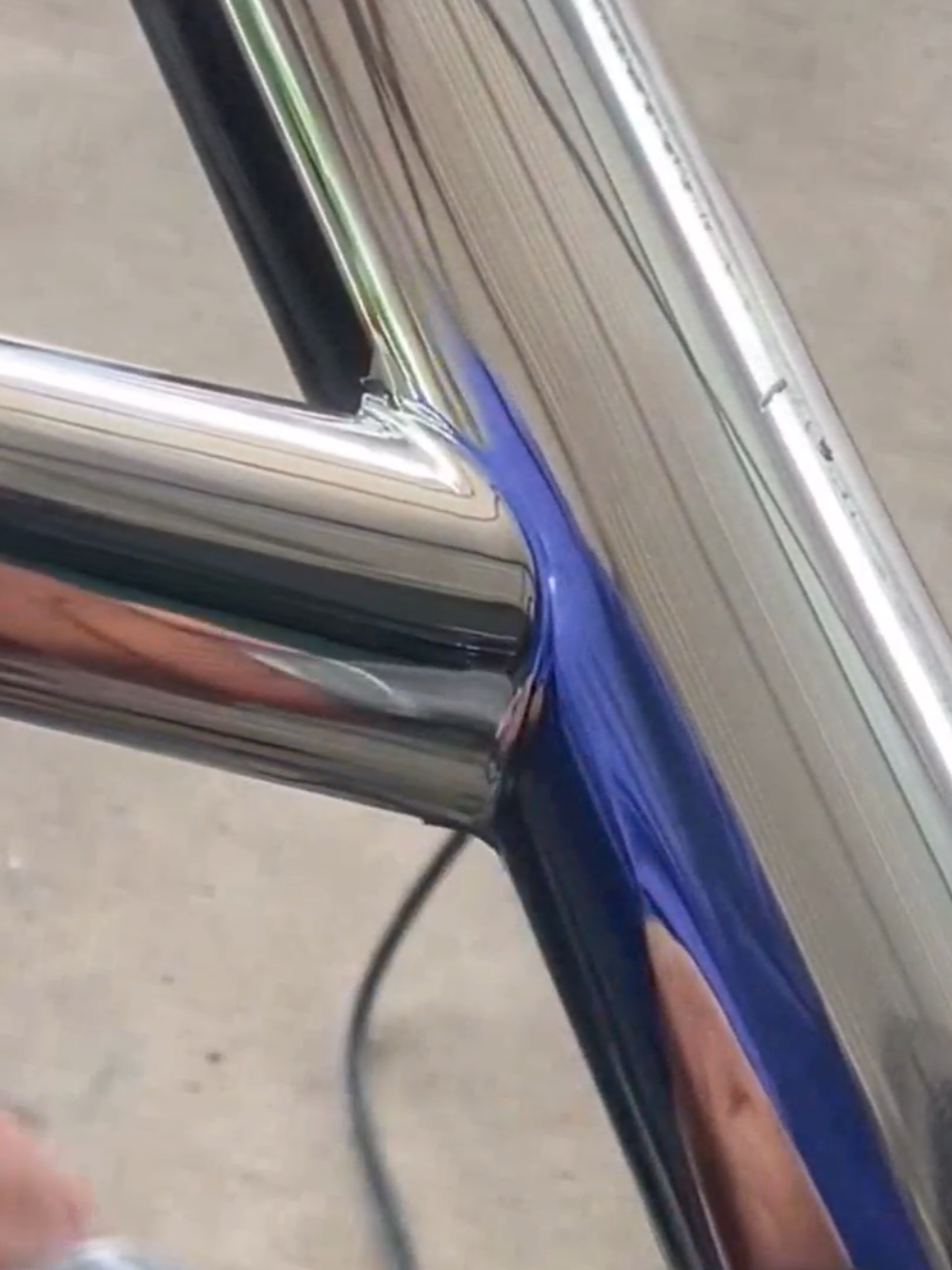 Grinding And Polishing stainless steel round pipes. #welding #steelpipe #grinding #cuttingskills #tipsandtricks 