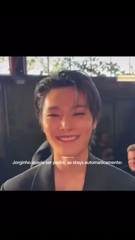 Queria ser padre agora tá aí se mordendo todo. Jorginas cuidem do homem de vocês 💅 #in #straykidd #inbottegaveneta  