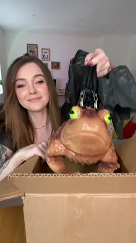 autumn and winter are saved  #frog #toad #fashion #cottagecore #windywillow @windywillow.store 