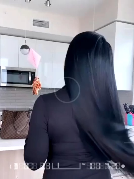 Marroquina Liss única Valyente: Profissional 1000ml | Liso Absurdo Alisa 100% Óleo De Argan Comenta eu quero que te mando link:https://s.shopee.com.br/8zw8rtnKUa?share_channel_code=1