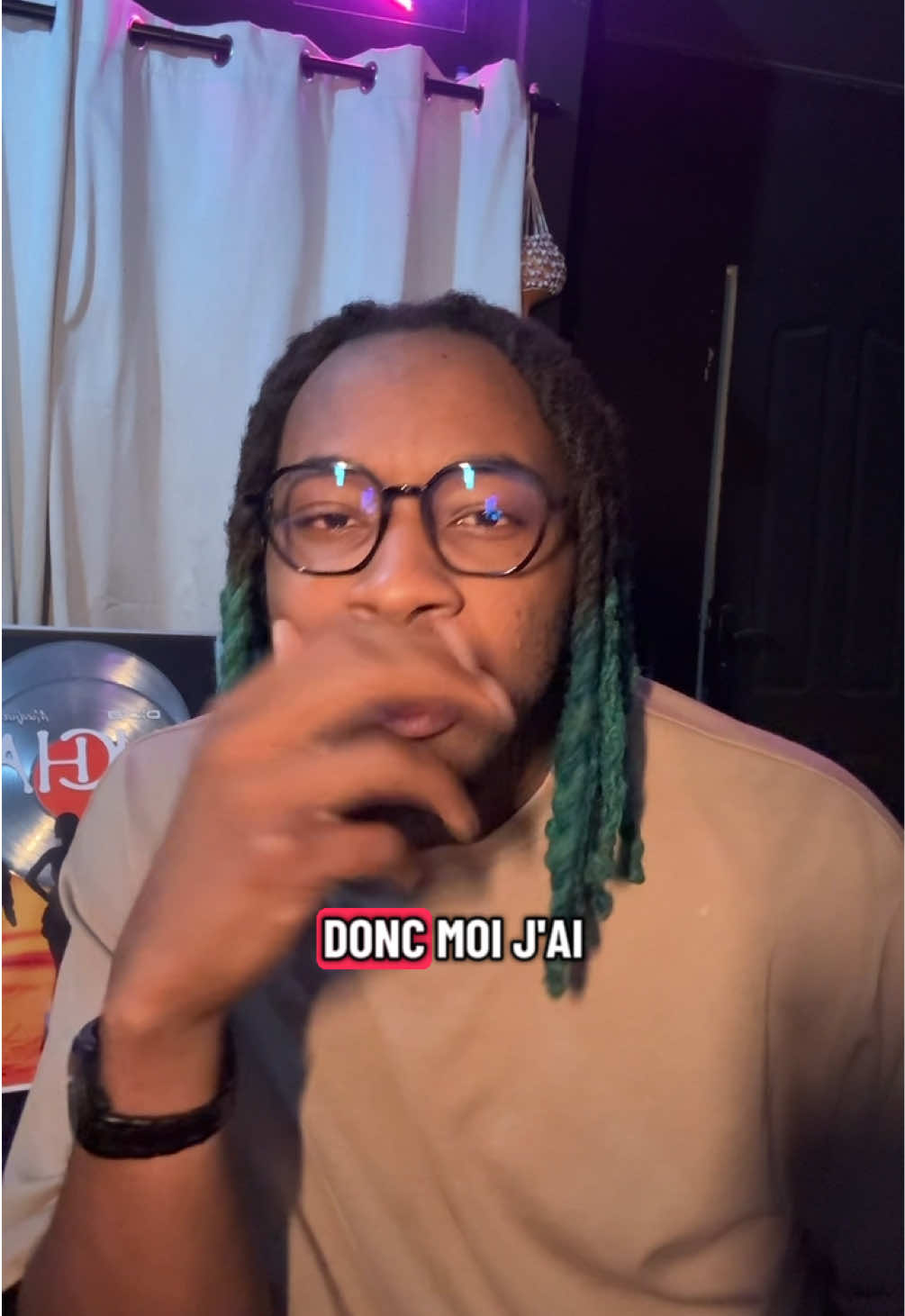Le dehors est très risqué ! 💔  « Je ne veux plus de toi » disponible partout 