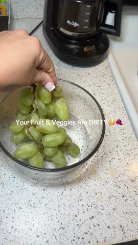 Cleaning your fruit & veggies with just water isn’t enough!! #fruits #veggies #disinfect #cleanfood 