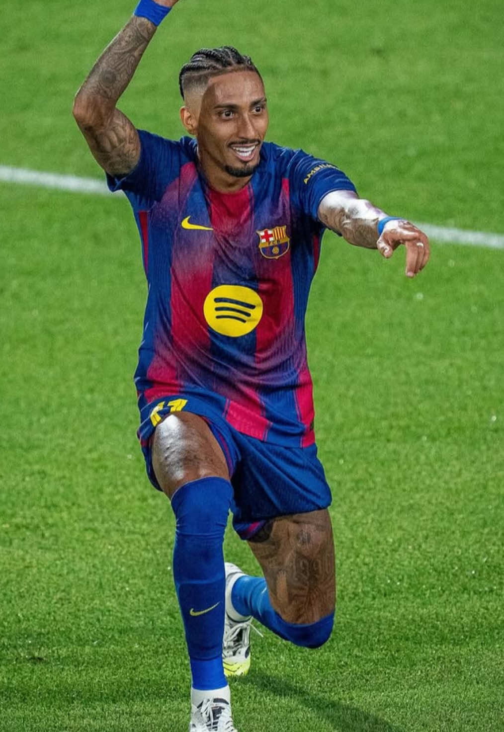 Los cinco primeros del Balón de Oro recibieron premios lujosos y multimillonarios.  #balóndeoro #Fútbol   #lujo #Deportes  #ganadores 