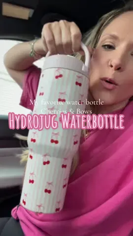 I don’t know how many water bottles I have, but this one is my favorite of them all! @HYDROJUG #hydrojug #waterbottle #hydrojugtraveler #leakprooftumbler #leakproofwaterbottle 