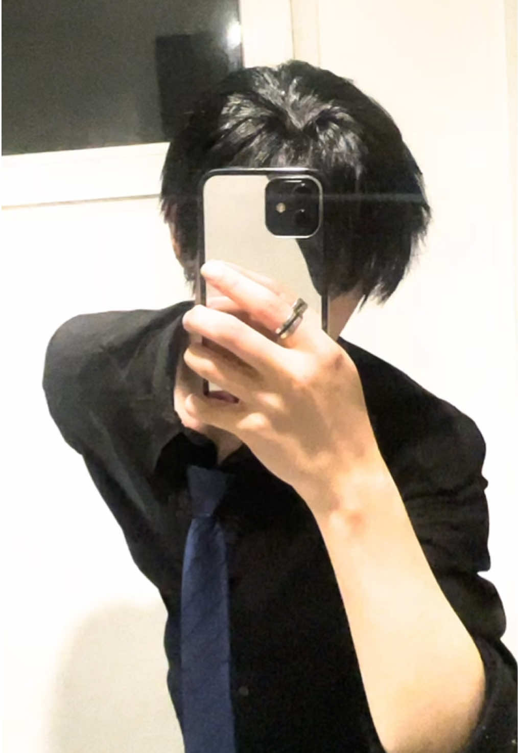 Mister poker face 😶 #zayne #loveanddeepspace #zaynecosplay #lads 