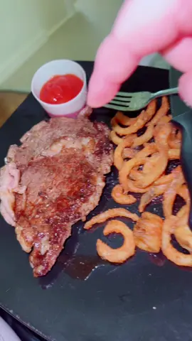 #dinnertime #steaks #ribeyesteak #ribeye #cutlyfries  