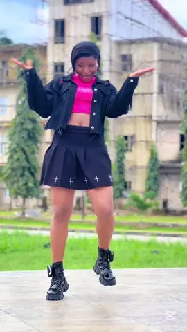 New TikTok dance challenge trending 💃😍#e_vavibes #dancechallenge2025 #easydance #trendingdancenow #viraldancechallenge 