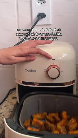 Quase não como mais frituras, nem sujo panela, essa querida é meu xodó  #miniairfryer #receitaairfryer #receitasimples #viraltiktok 