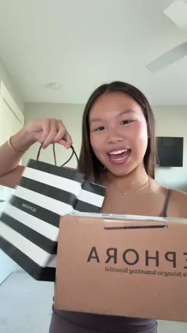 mini sephora haul! 🛍️ #sephorahaul#sephorasale#makeuprecommendations#BeautyTok#newmakeuphaul @rhode skin @Summer Fridays @Rare Beauty @amika rhode launch at sephora, makeup haul, shopping haul 