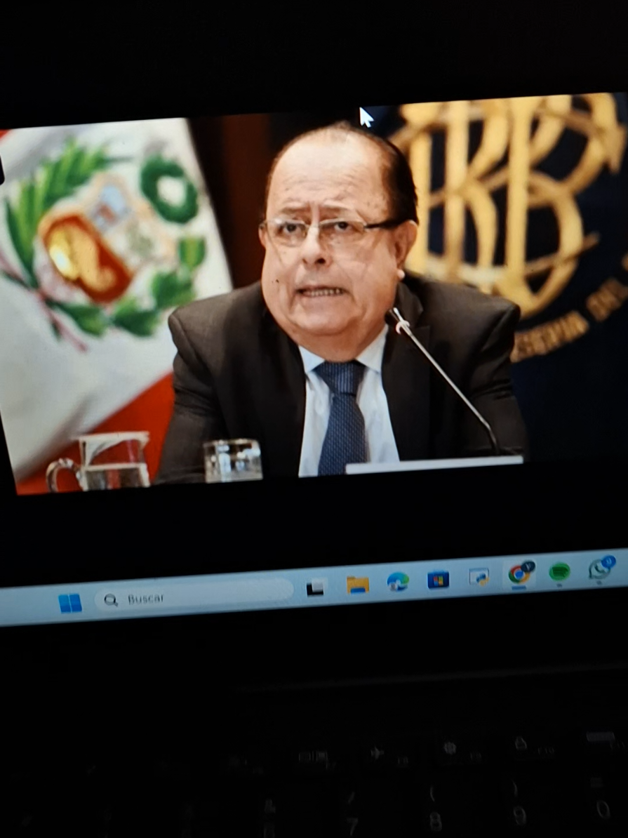 Mi real inspiración. 🙌 #economia #juliovelarde #bcr #up 