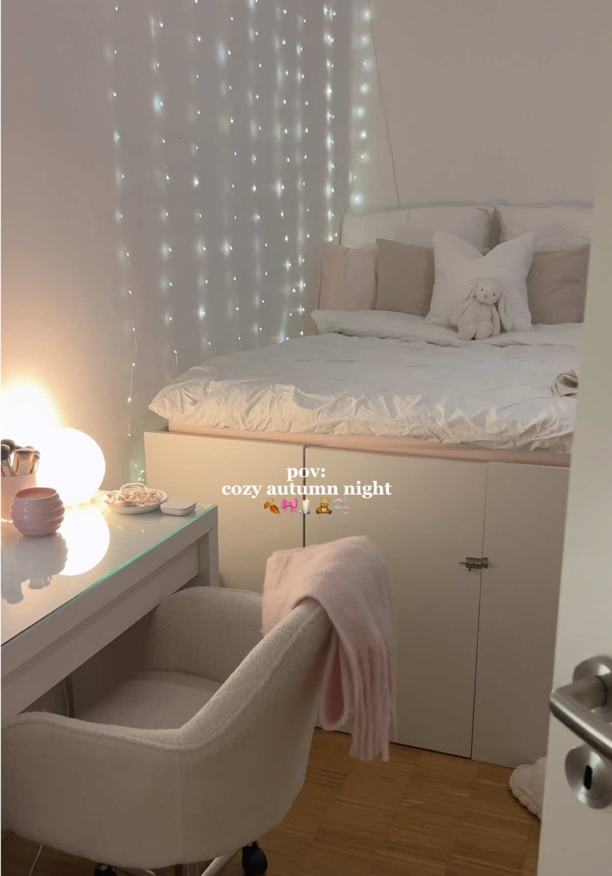 pov: cozy autumn night🍂🎀✨ #nightroutine #fallnight #cozynightroutine #girly #routine  @ELEMIS @SKIN1004 US @The Ordinary @rhode skin @Gisou 
