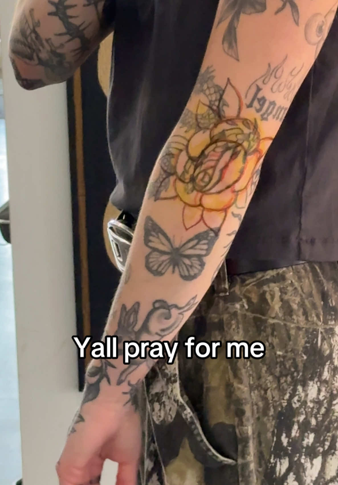 Elbow tattoo is about to go down!! Wish me luck!! #mollyhammons #tattoocommunity #blastovertattoo 