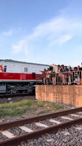 Epik momen bersama Pasukan RailFans Menuju Parade KAI… #railway #kai #fyp #foryou 