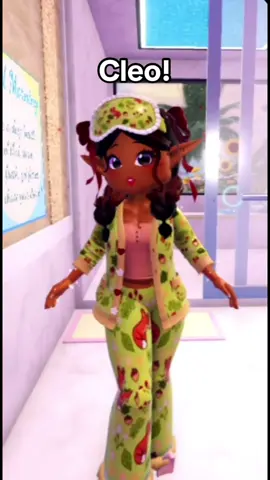 😂 thanks for helping me @Autumn Rose #robloxfypシ #royalehigh #royalehighvideos #royalehighnewupdate #fyp 