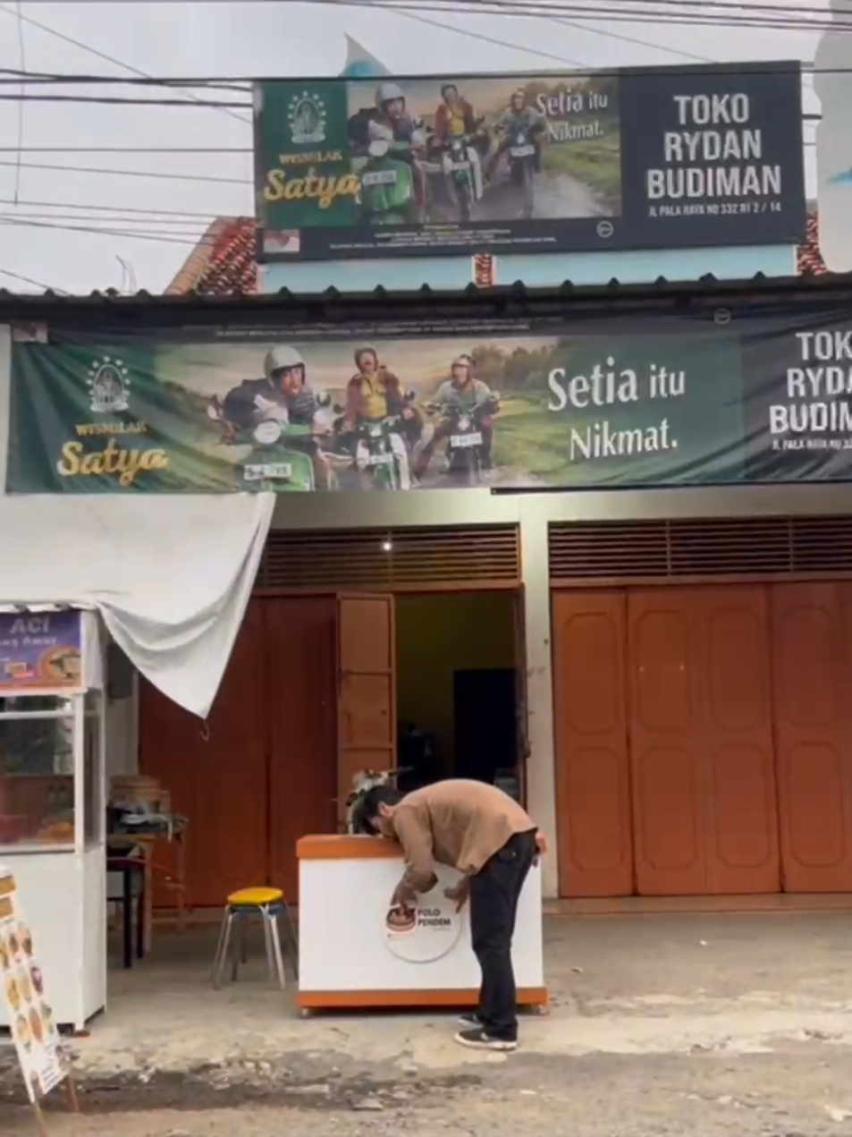 Membalas @ningnana16untuk gerobak sama payungnya bisa klik keranjang kuning ya kak 🥰 #makananviral #polopendem #kulinertegal #polopendemtegal #kukusansehat #kuliner #tegalviral 
