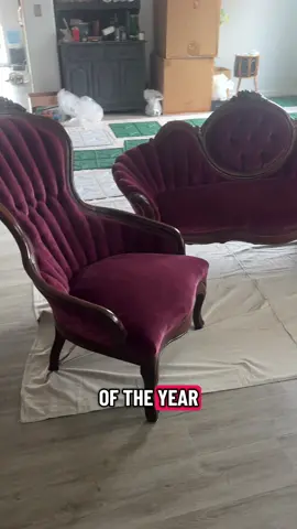 Facebook Marketplace find of the year fam. Alert the media! #antiques #antiquefinds #parlor 