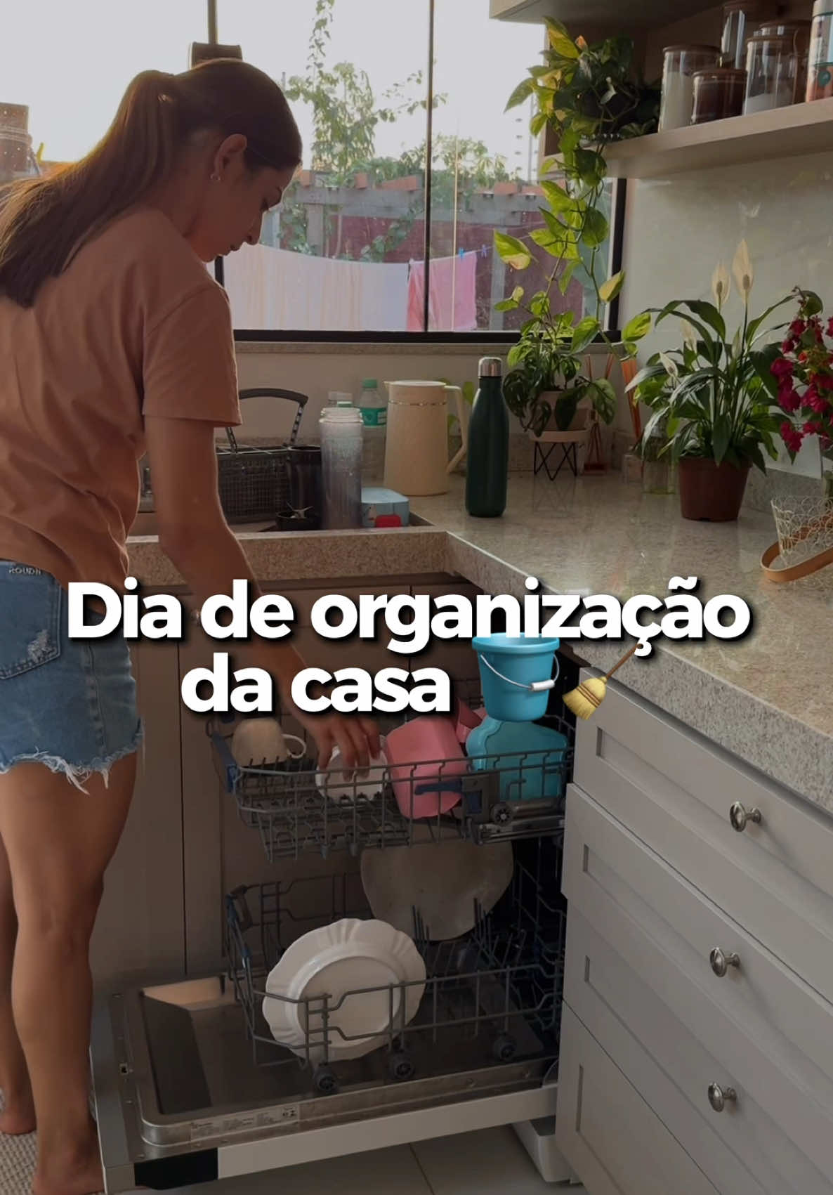 Dia de faxina por aqui. #casalimpa #donadecasa #organizaçaodacasa #rotinadelimpeza #fyppppppppppppppppppppppp 
