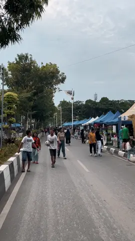 Hari ini cerah berawan.. Seru banget buat olahraga dan jalan-jalan sehat bareng keluarga.. Jangan lupa ke CFD Segiri, setiap hari Minggu, pukul 06-10 pagi..  @pemkot.samarinda  @dishubkotasamarinda  @disporapar.smr  @dlh.samarinda  #samarinda #infosamarinda #kabarsamarinda  #cfdsamarinda #cfd 