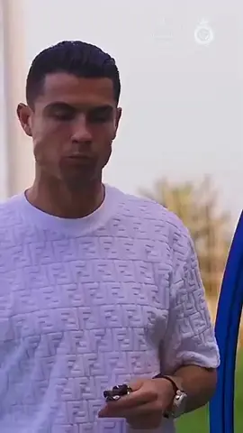 Ronaldo fez um Lindo Gesto de Gratidão a um dos seus primeiros treinador de Futebol.#Ronaldo #Gratidão #Treinador #Futebol #CriadorPorEsporte 